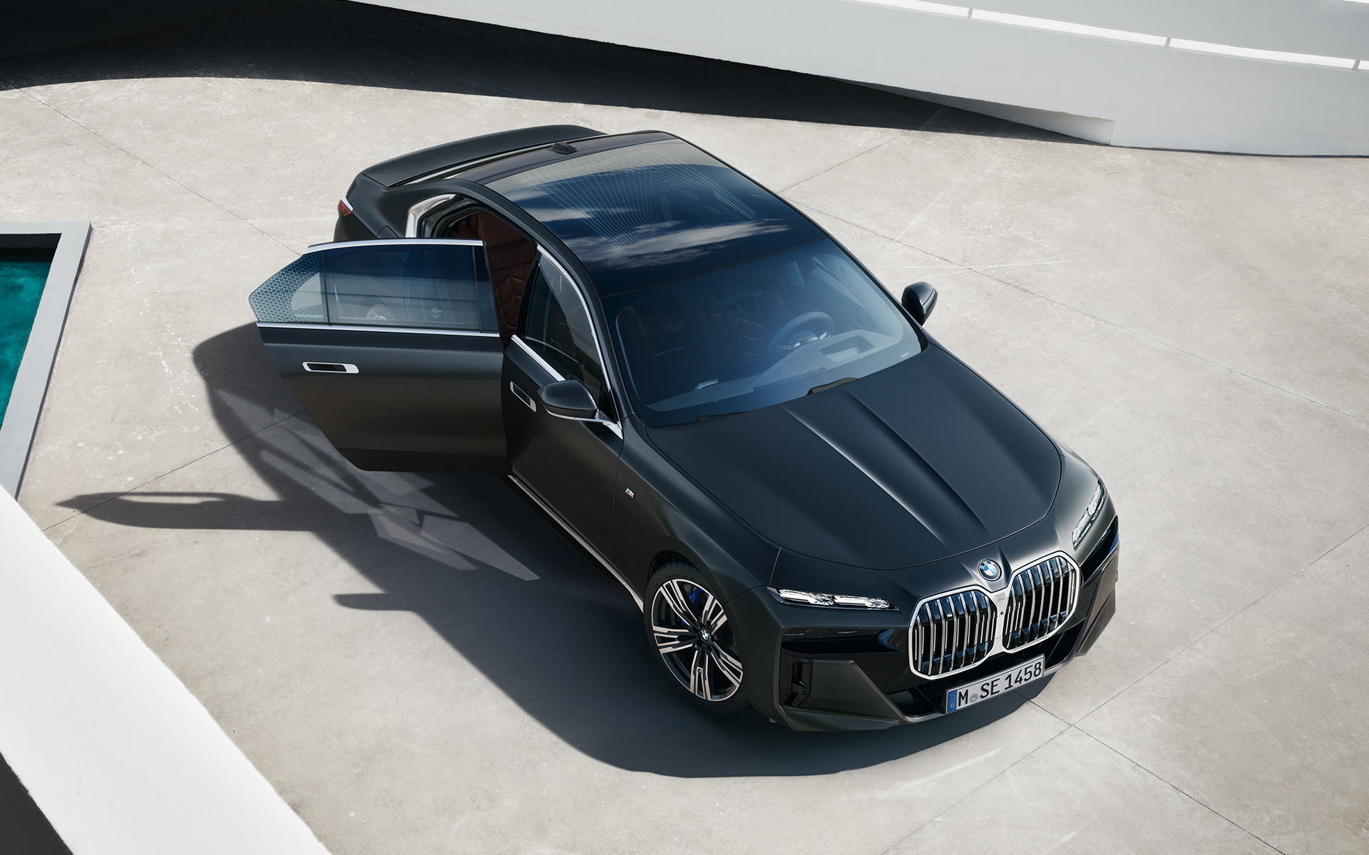 BMW 7 серії Седан G70 ICE 740i пакет M Sport, Frozen Deep gray metalliс, вигляд з висоти пташиного польоту