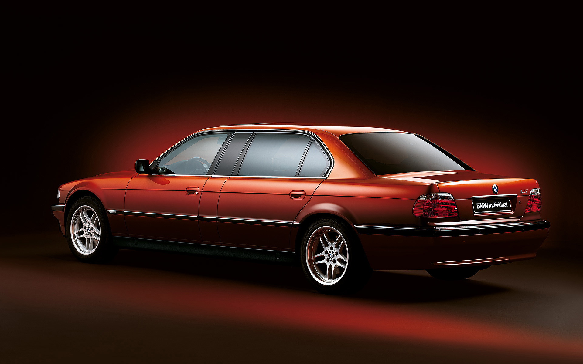 BMW Individual 750iLA L7 Karl Lagerfeld E32 1992, вид ззаду в три чверті