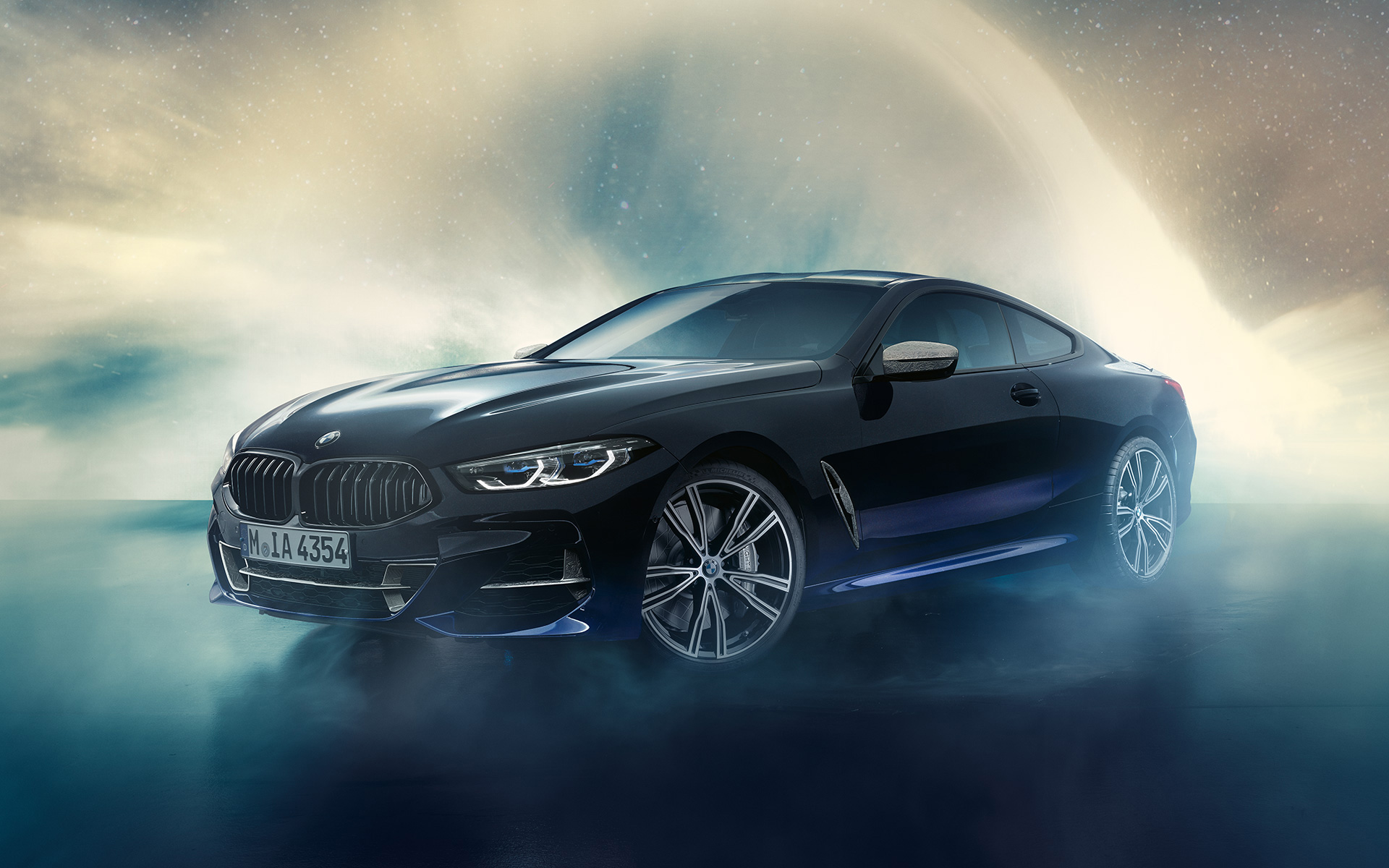 BMW Individual M850i NIGHT SKY G15 2019, вид спереду в три чверті перед метеоритним дощем