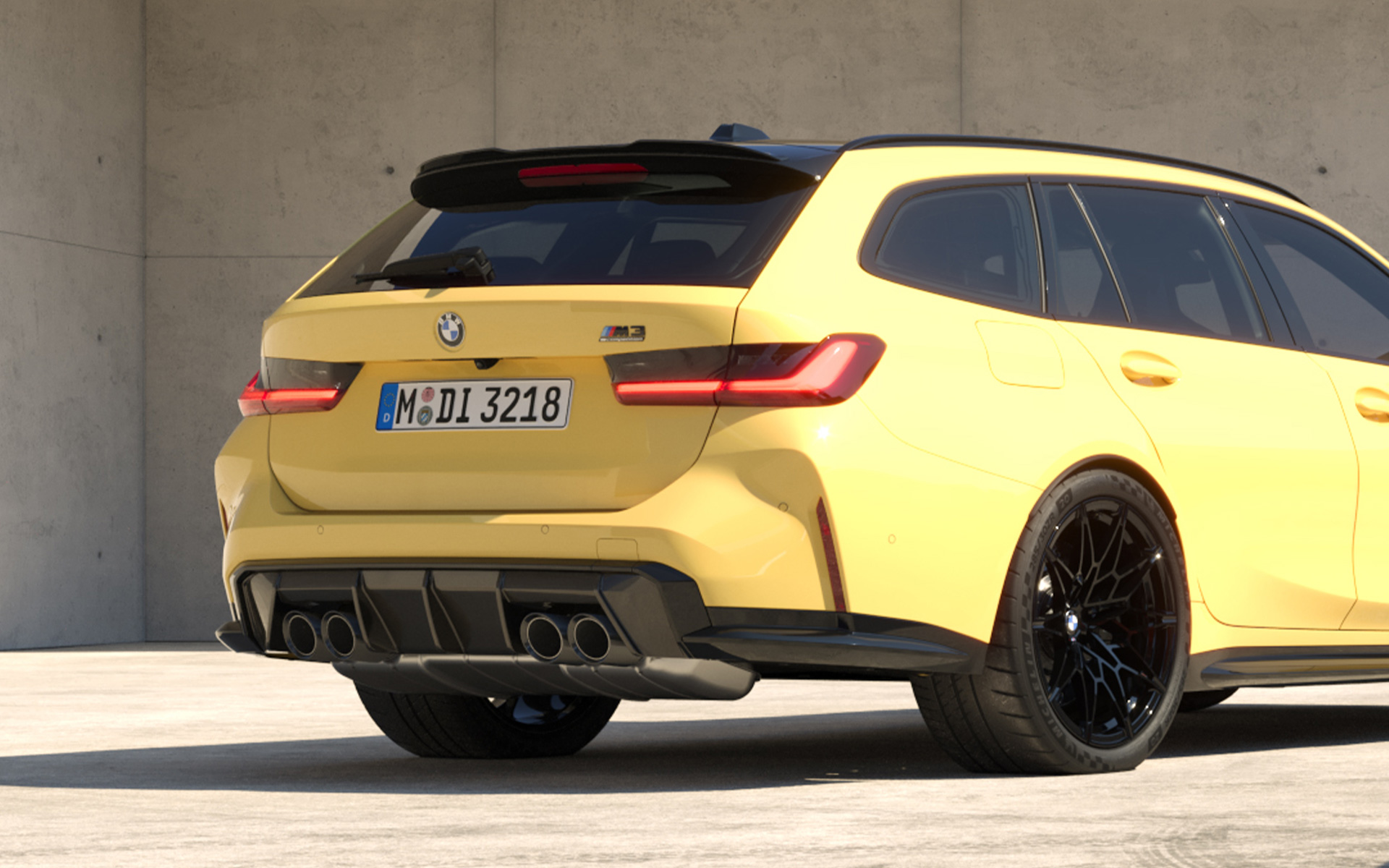 BMW M3 Competition M xDrive Touring G81 2022 BMW Individual Dakar Yellow три чверті вид ззаду стоїть